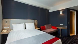 holiday inn express geneva airport by ihg