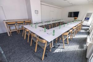 holiday inn express geneva airport by ihg