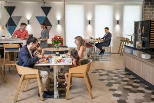 holiday inn express geneva airport by ihg