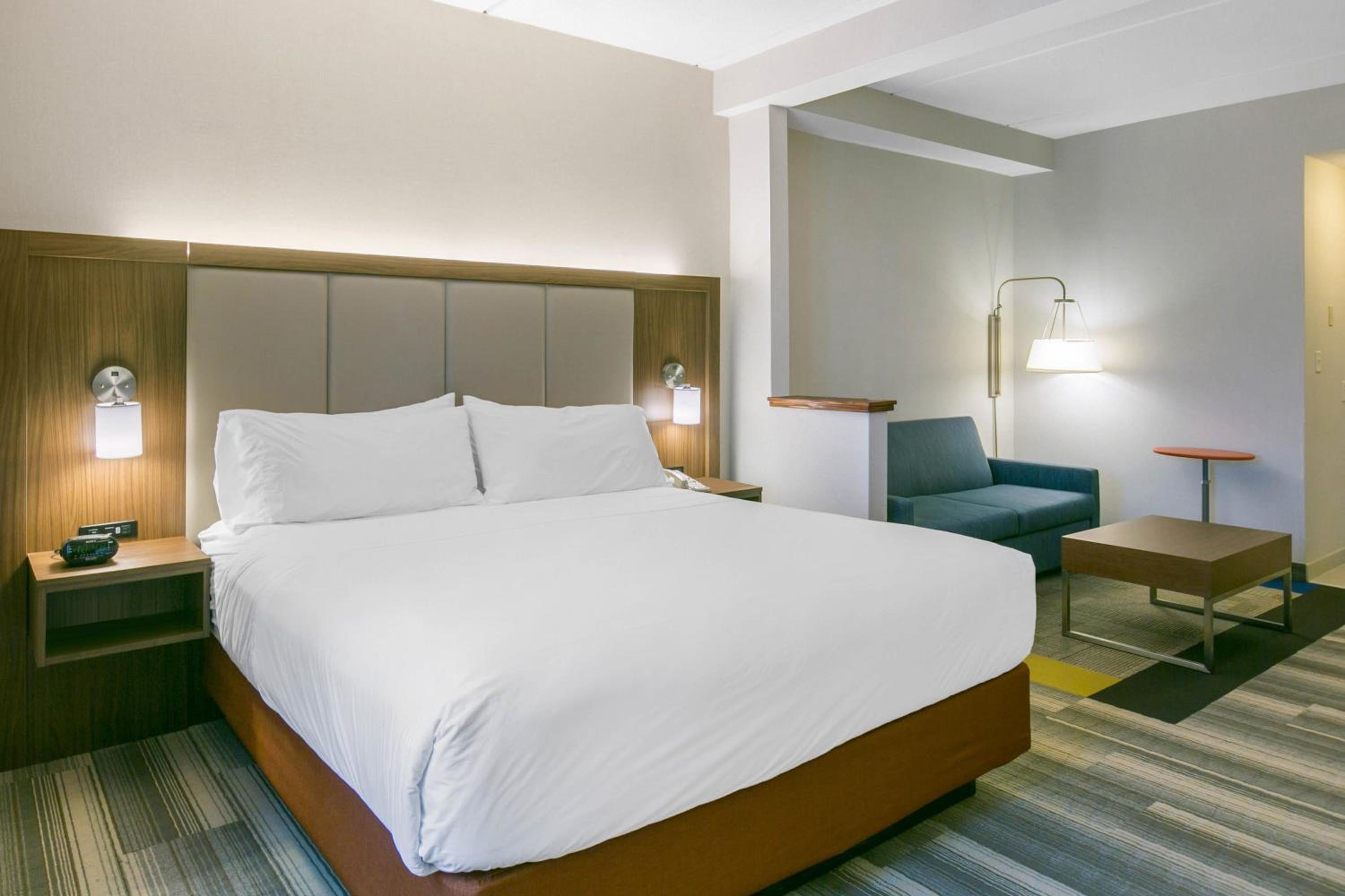 holiday inn express and suites mount arlington rockaway area