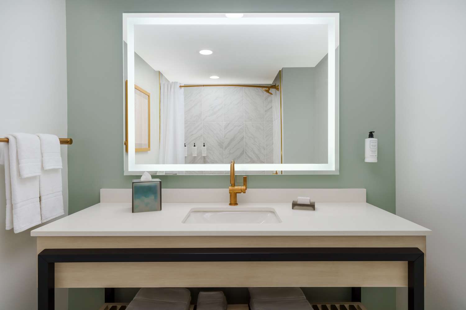 beal house fort walton beach tapestry collection by hilton