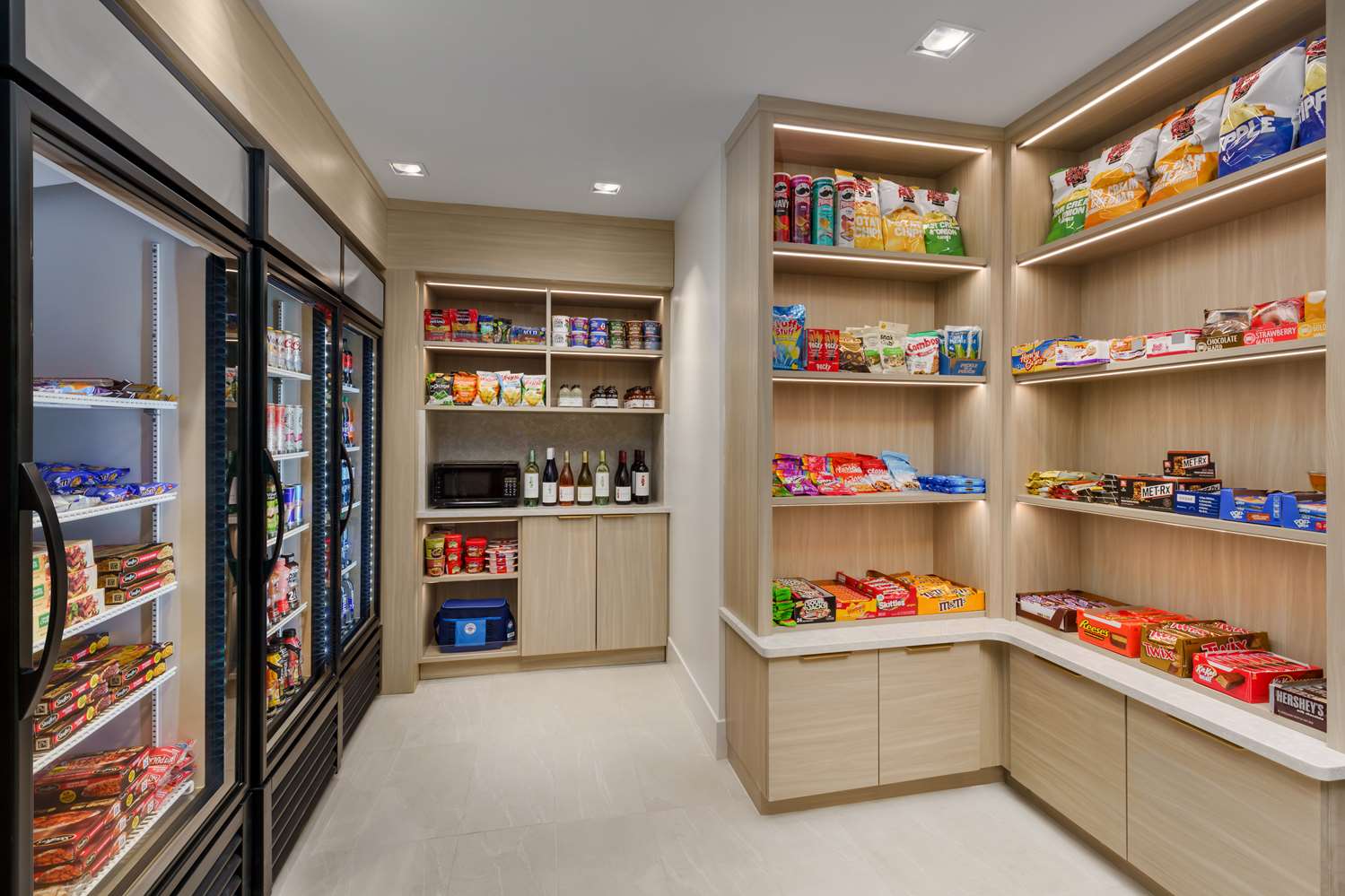 beal house fort walton beach tapestry collection by hilton