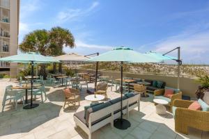 beal house fort walton beach tapestry collection by hilton