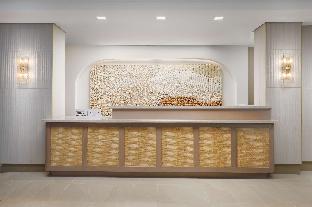 beal house fort walton beach tapestry collection by hilton