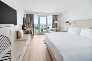 beal house fort walton beach tapestry collection by hilton