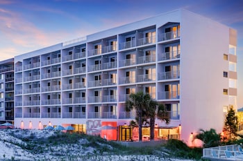 beal house fort walton beach tapestry collection by hilton