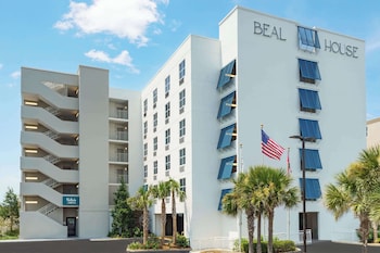 beal house fort walton beach tapestry collection by hilton