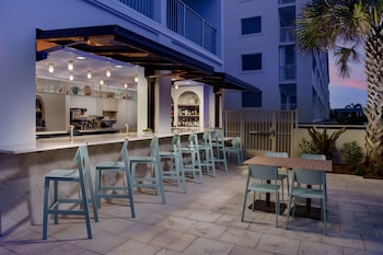 beal house fort walton beach tapestry collection by hilton