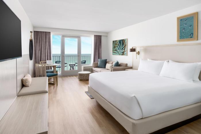 beal house fort walton beach tapestry collection by hilton