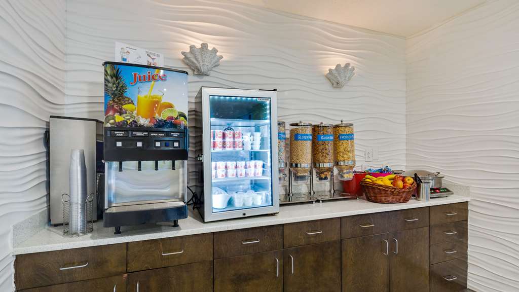 beal house fort walton beach tapestry collection by hilton