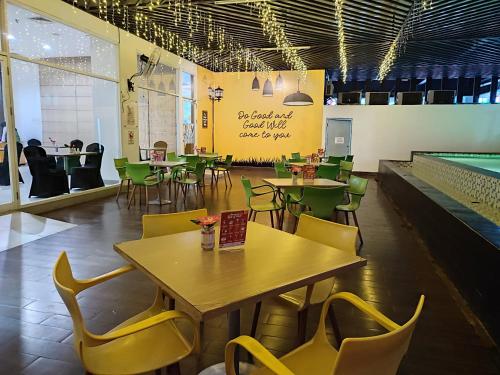 pesonna hotel makassar by airy