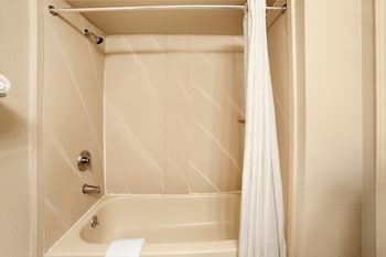 econo lodge inn and suites ft jackson