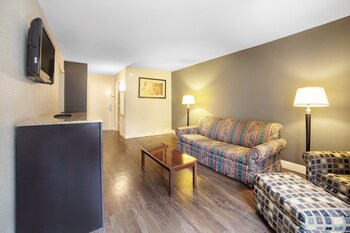 econo lodge inn and suites ft jackson