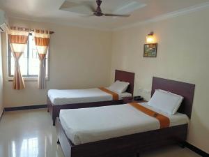 Sky Park Hotels,Somanur>>Coimbatore,2 star