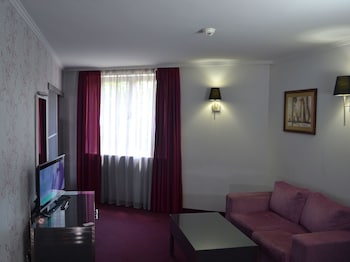 elate plaza business hotel