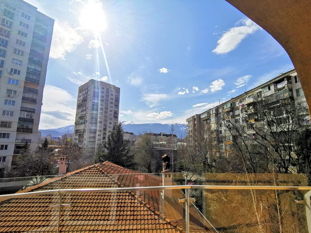 elate plaza business hotel