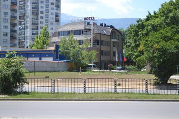 elate plaza business hotel