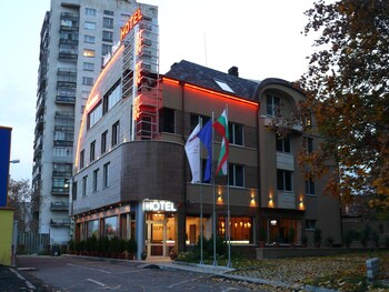 elate plaza business hotel