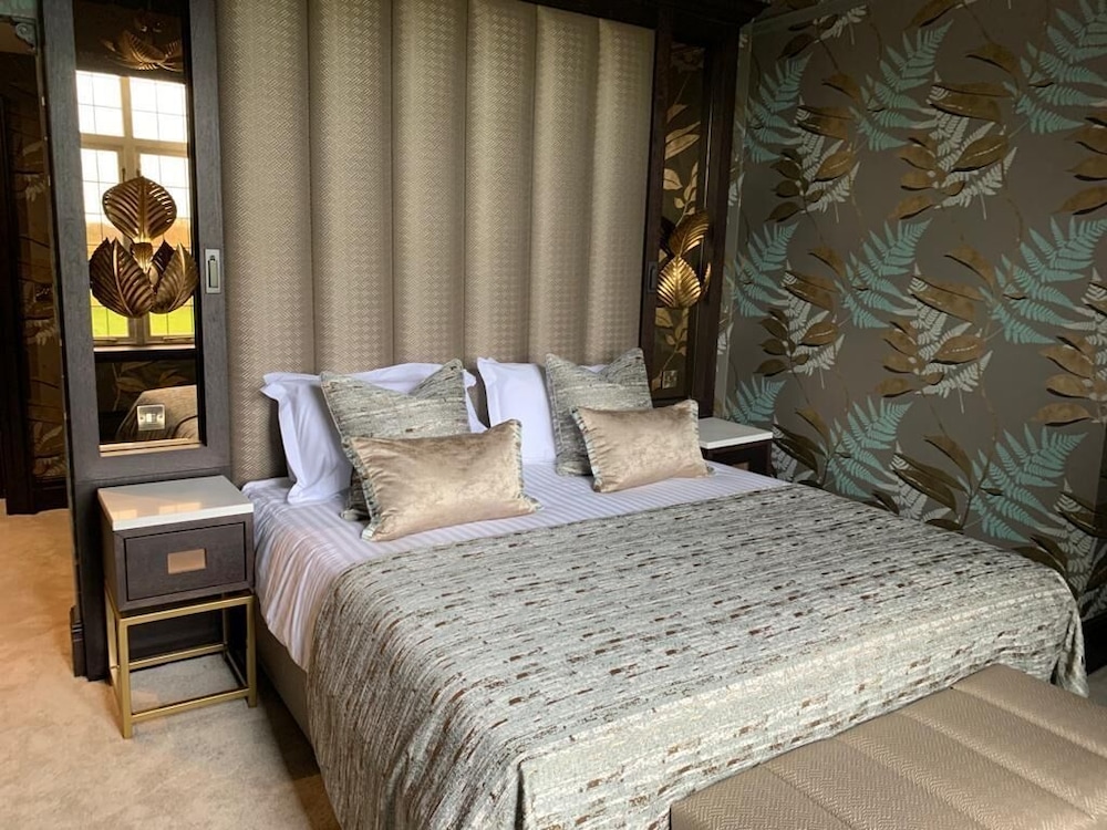 Aldwark Manor Estate,Bramhope>>Aldwark,4 star