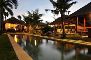 ganga hotel and apartments