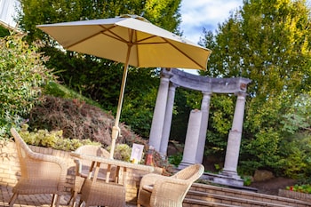 Cedar Court Huddersfield,Elland>>Calderdale,4 star