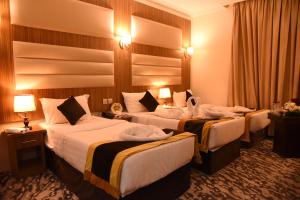 al andalus palace golden