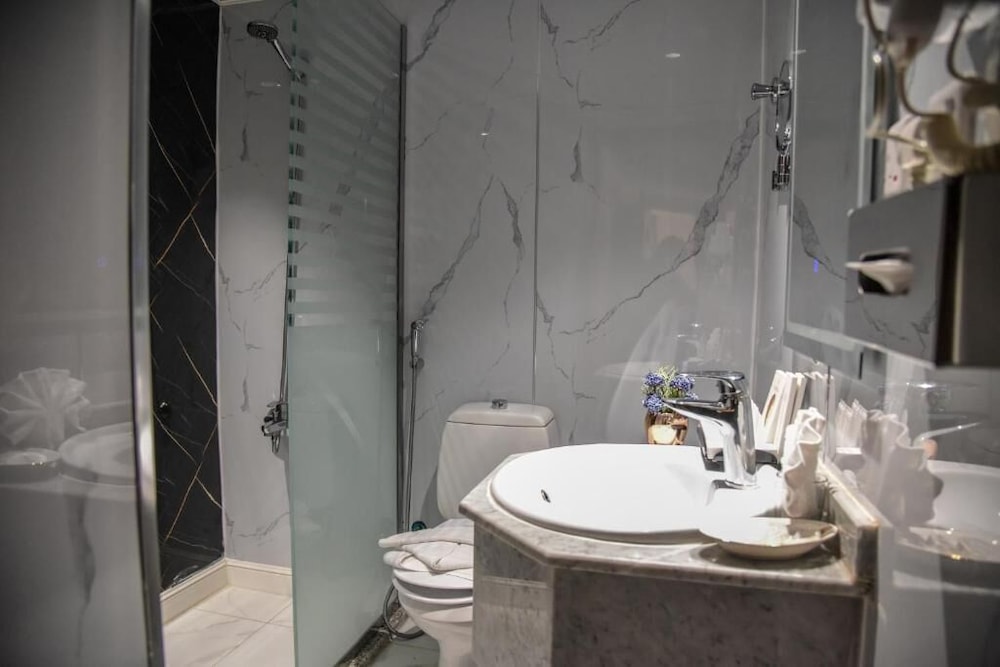 grand plaza al madina ex al salhiya tibah