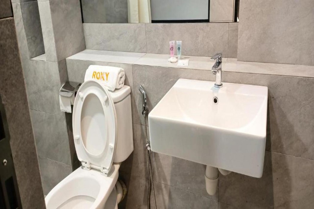 roxy hotel sri aman