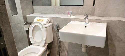 roxy hotel sri aman