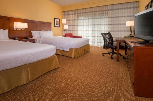 courtyard by marriott williamsburg busch gardens area