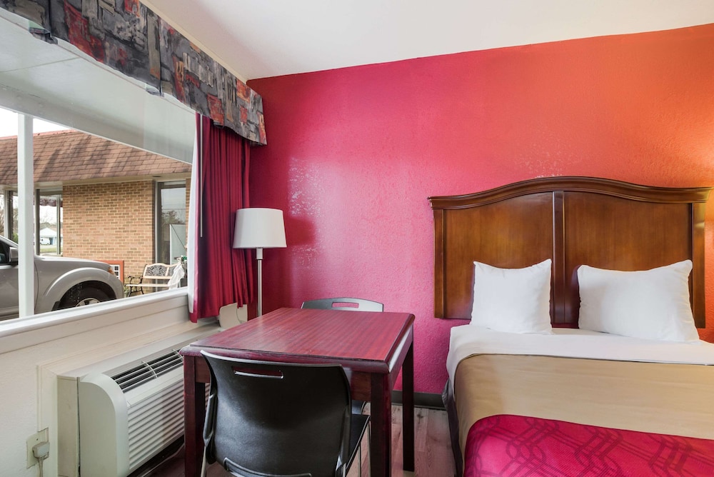 econo lodge historic area