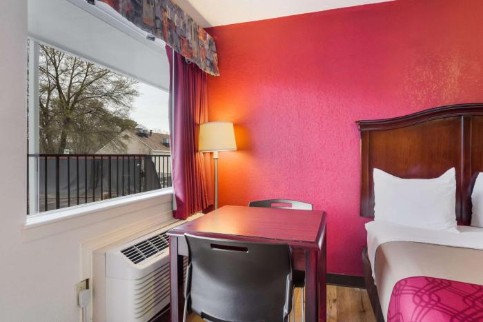 econo lodge historic area