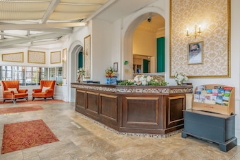 muthu westcliff hotel near london southend airport