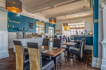 muthu westcliff hotel near london southend airport