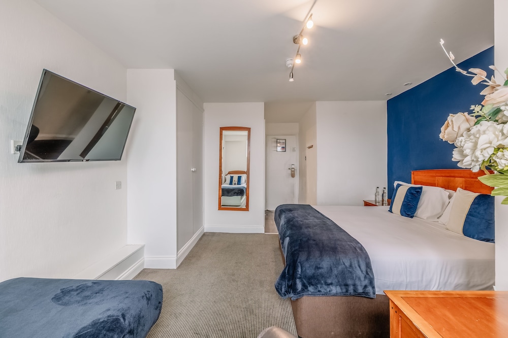 muthu westcliff hotel near london southend airport