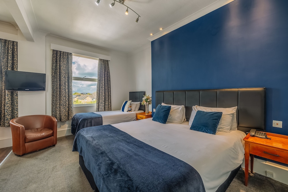muthu westcliff hotel near london southend airport