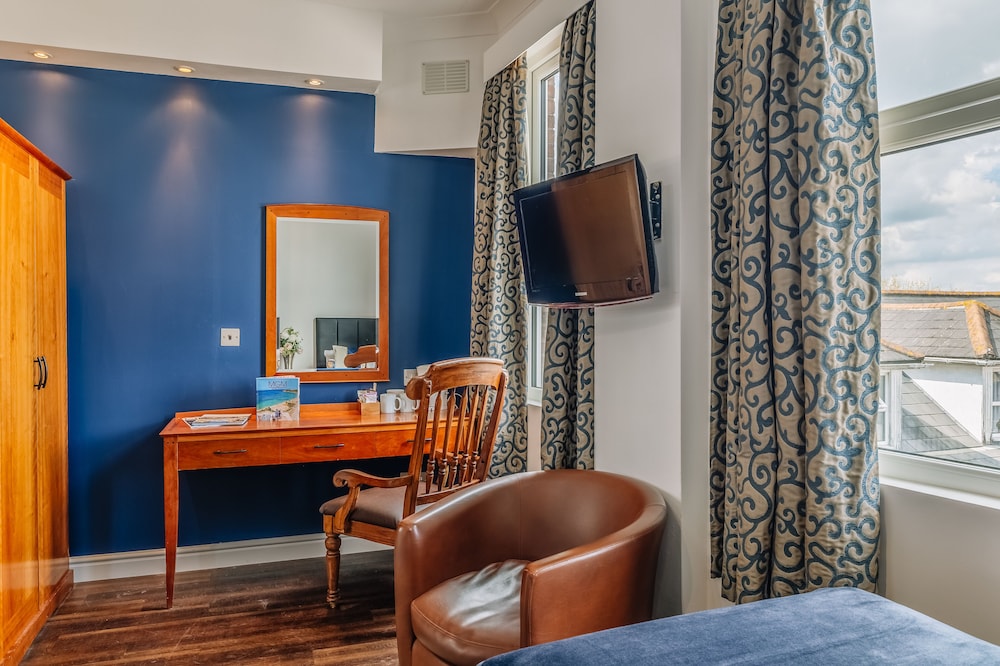 muthu westcliff hotel near london southend airport