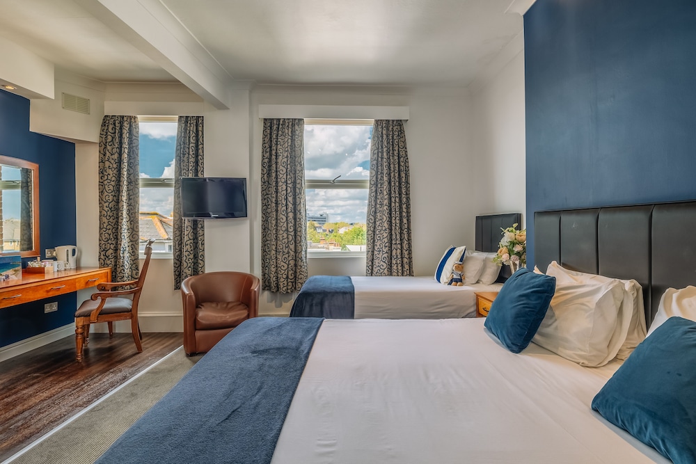 muthu westcliff hotel near london southend airport
