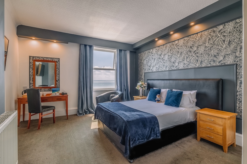 muthu westcliff hotel near london southend airport