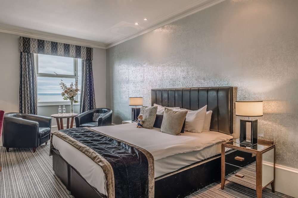 muthu westcliff hotel near london southend airport