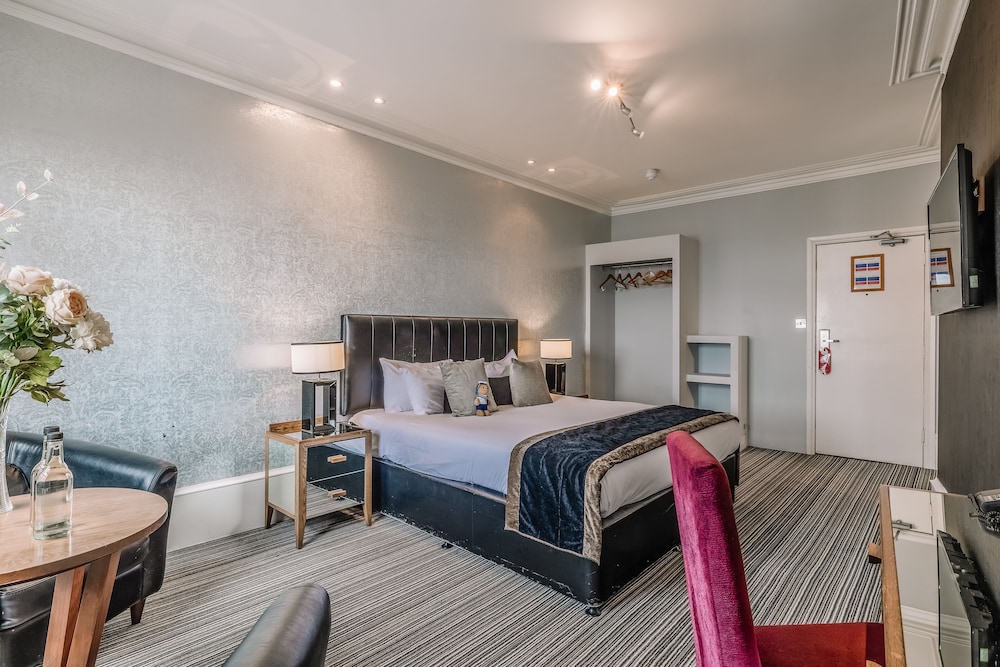 muthu westcliff hotel near london southend airport