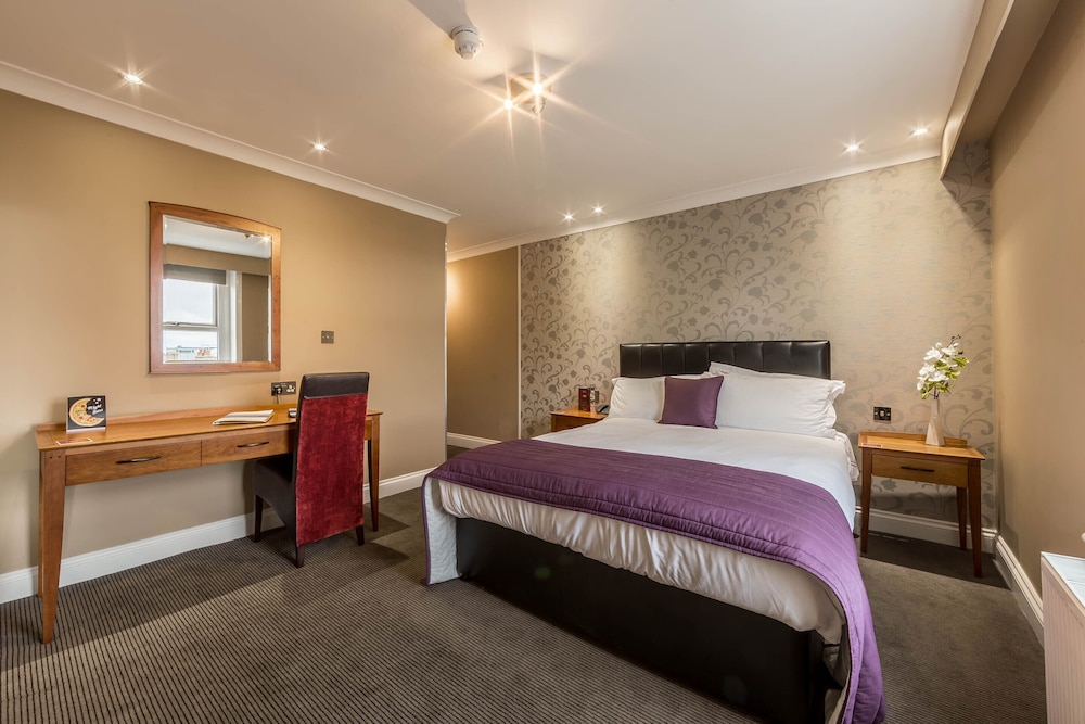 Muthu Westcliff Hotel (Near London Southend Airport),Southend-On-Sea>>Essex,3 star