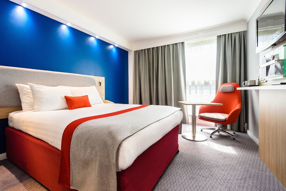 holiday inn express portsmouth gunwharf quays by ihg