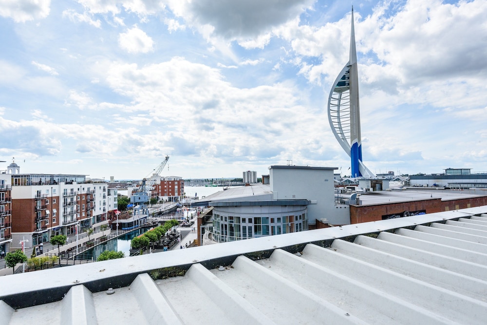 holiday inn express portsmouth gunwharf quays by ihg