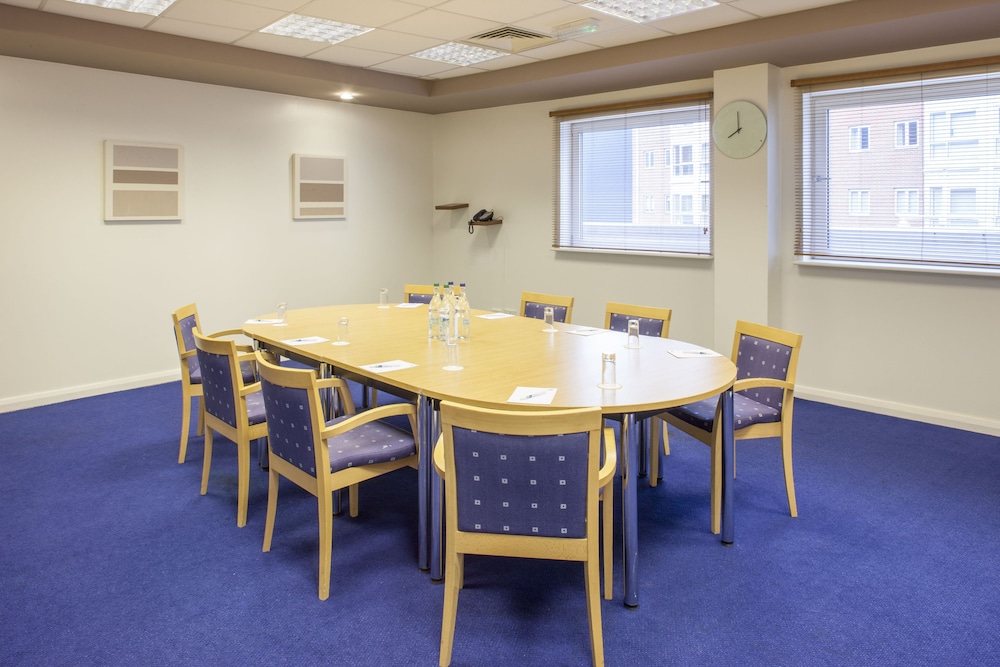 holiday inn express portsmouth gunwharf quays by ihg