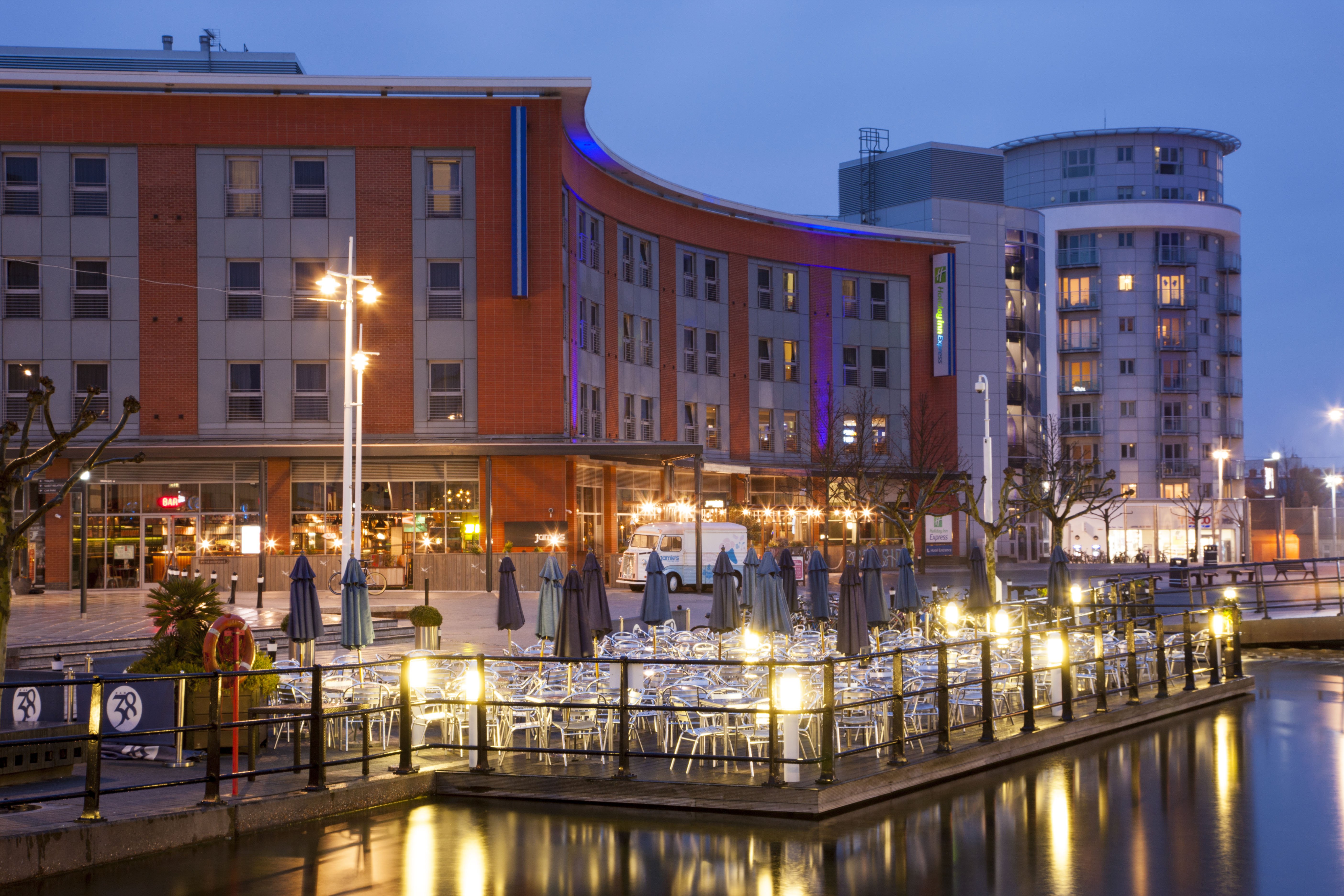 holiday inn express portsmouth gunwharf quays by ihg