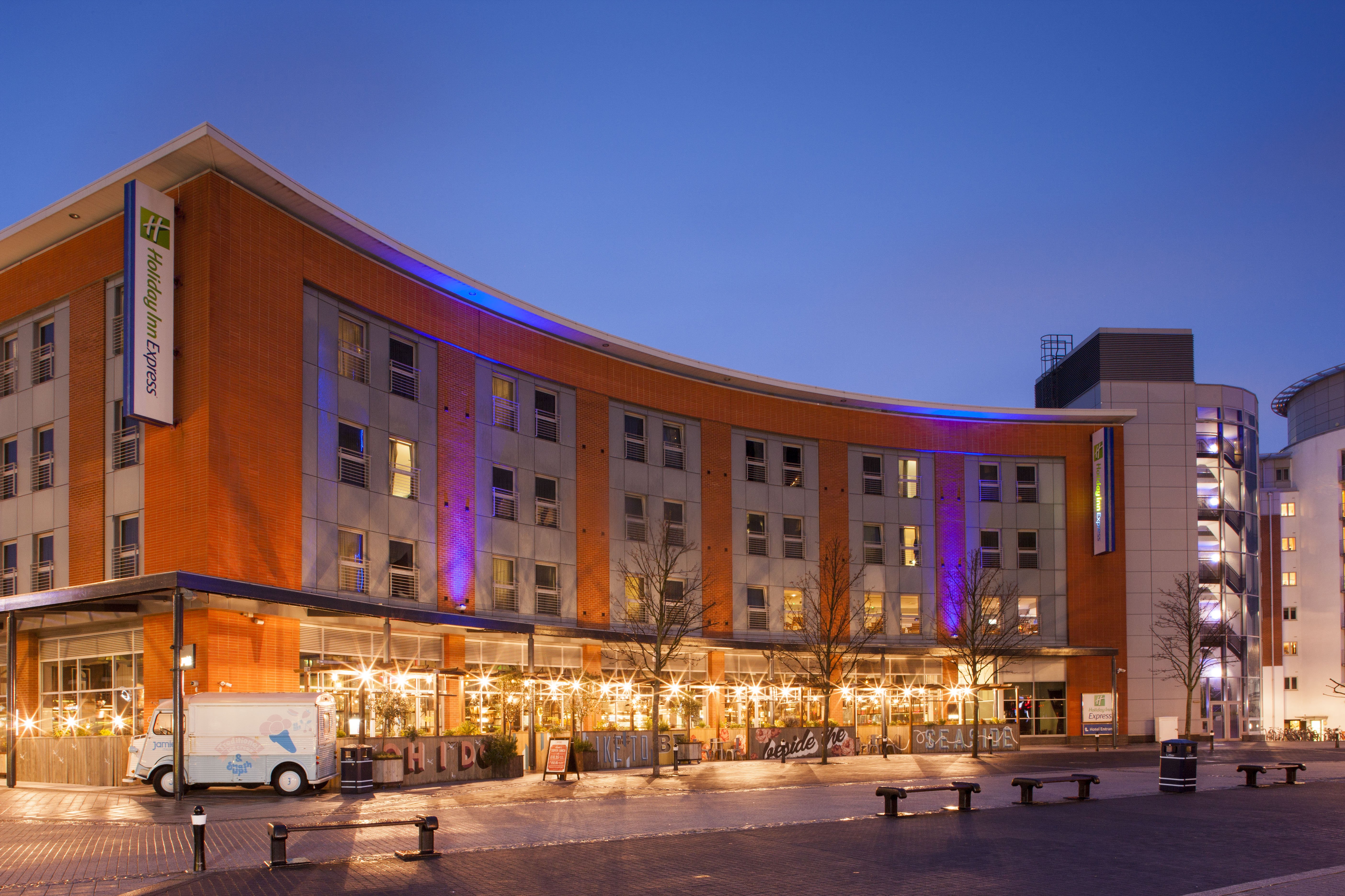 holiday inn express portsmouth gunwharf quays by ihg