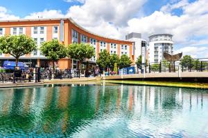 holiday inn express portsmouth gunwharf quays by ihg
