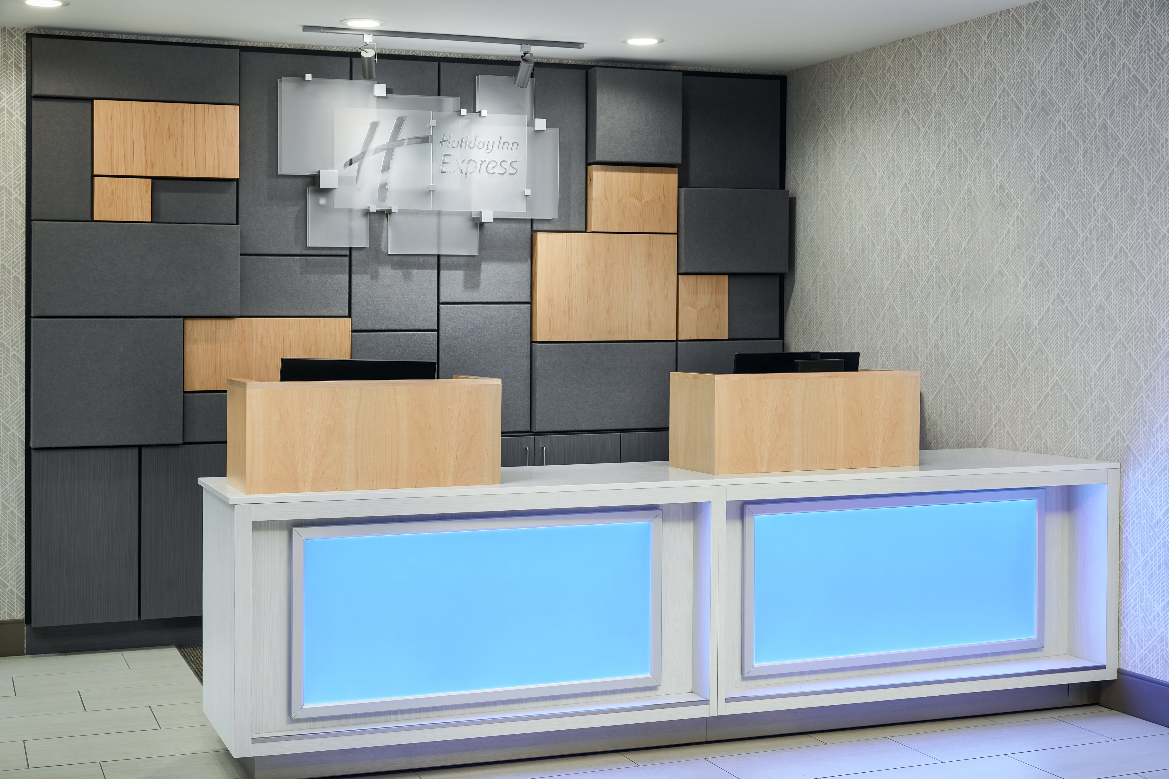 holiday inn express richmond midtown by ihg