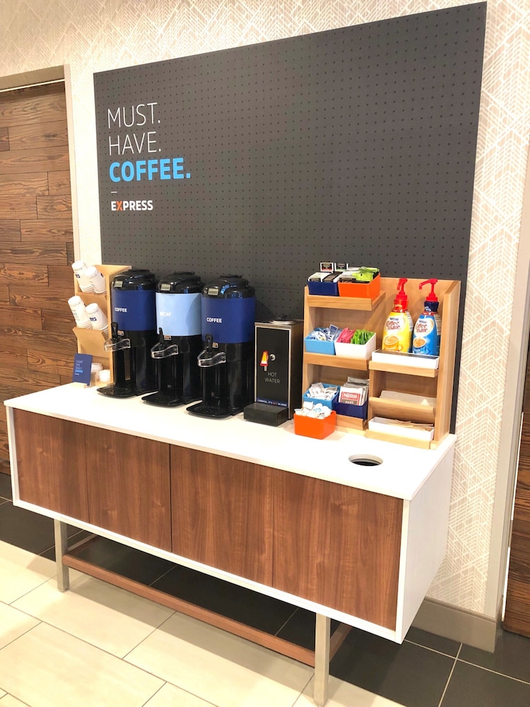 holiday inn express richmond midtown by ihg